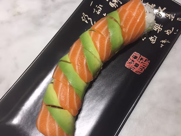 Dragon Roll Salmón